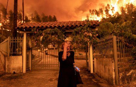 «Наші діти ніколи не побачать нашу землю такою, як бачили ми» — пожежі на грецькому острові Евія тривають 7 день (ФОТО)