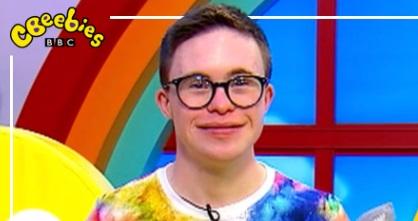 Дитячий канал ВВС призначив новим ведучим 20-річного Джорджа Вебстера із синдромом Дауна