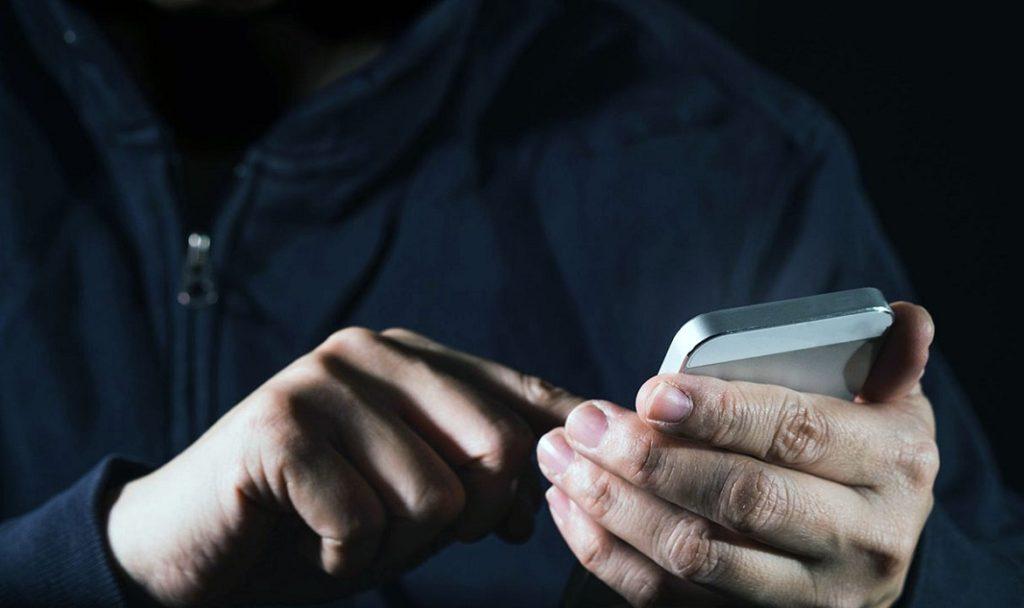 У вас вкрали телефон і документи. Що робити?