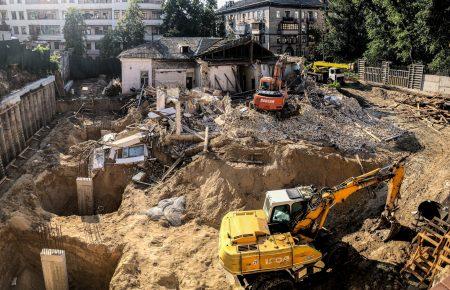 КМДА хоче визнати забудову садиби Барбана законною, громаду не повідомили про засідання комісії — активіст