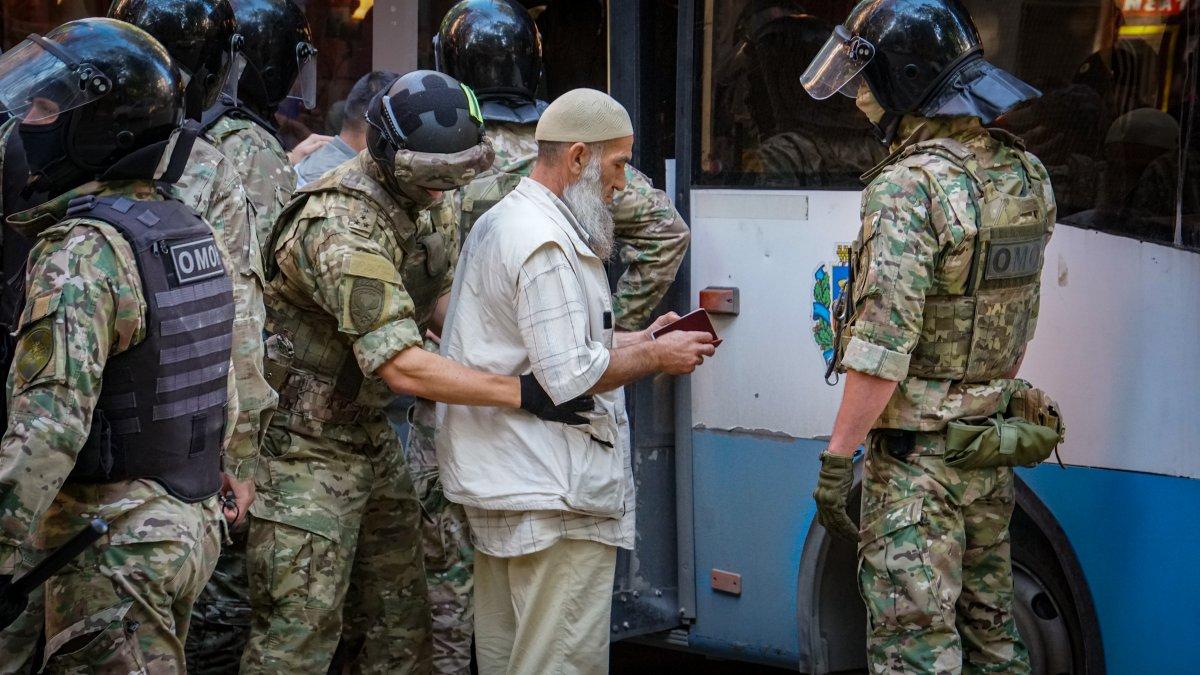 «Имитировали расстрел и били током»: Чубаров рассказывает о пытках задержанных крымских татар