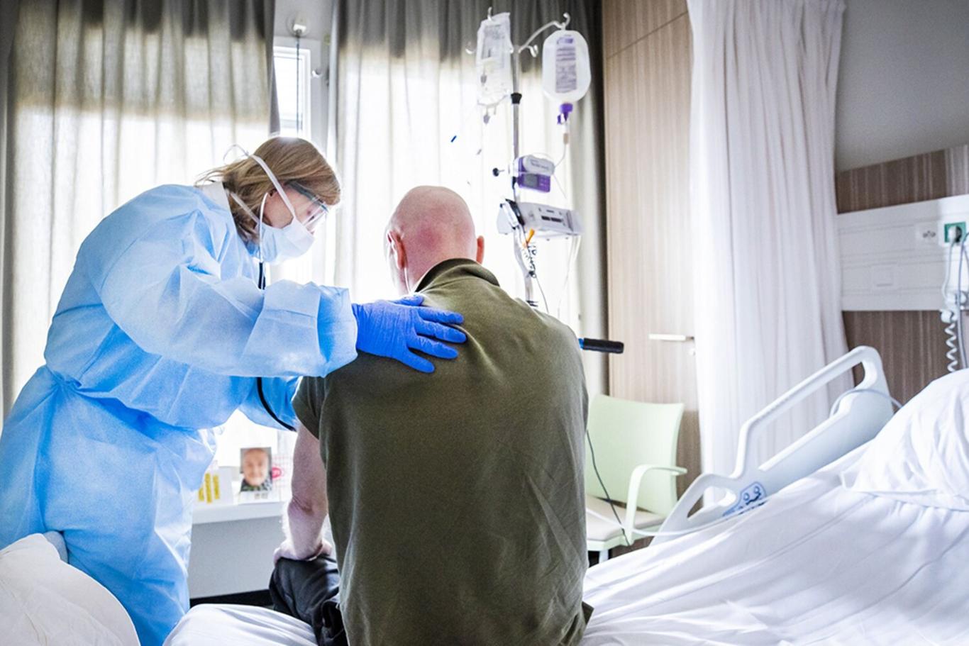 «Просто плачу весь час»: у США нековідні пацієнти у відчаї через відкладене лікування