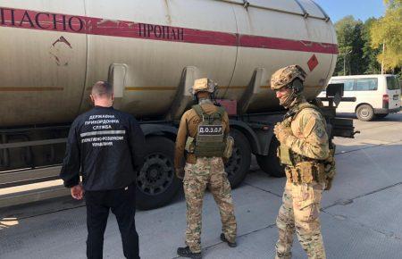 3,3 млн літрів: У Харкові незаконно переробляли та продавали на заправках російський газ