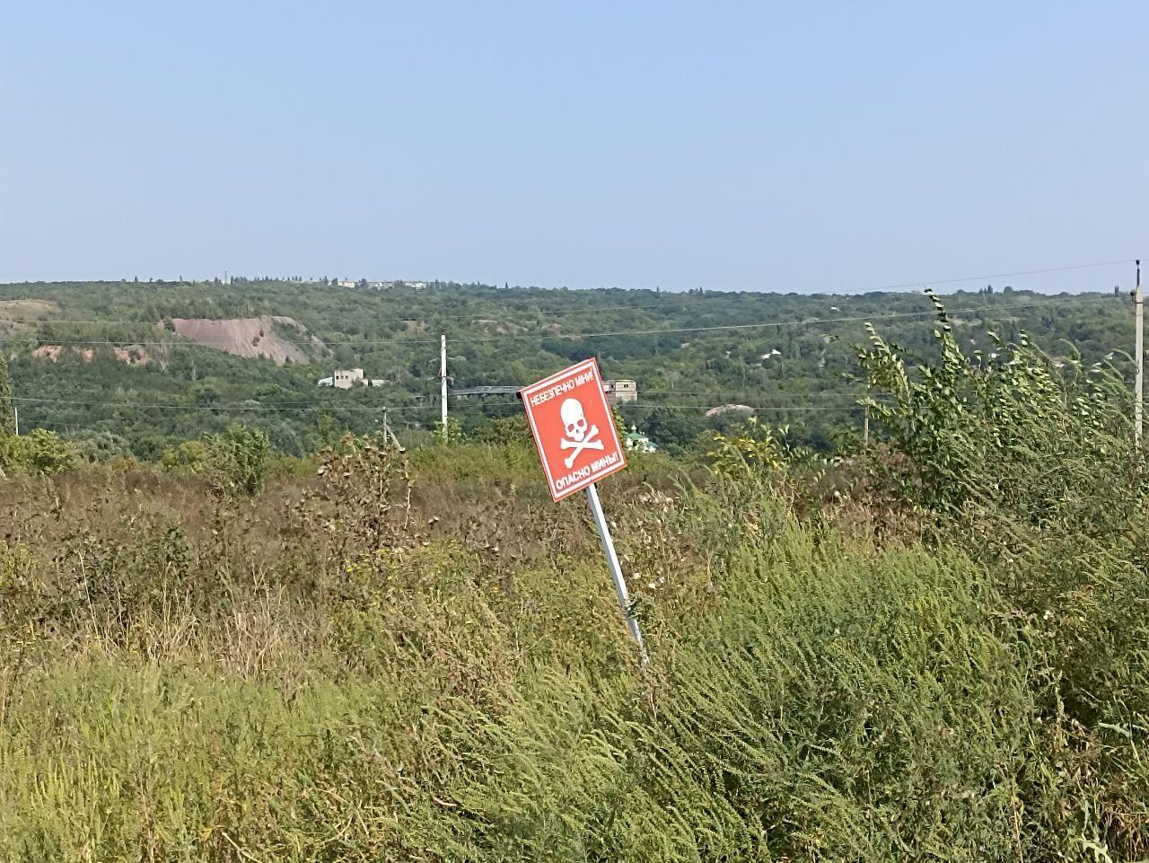 Нічийне майно, затоплена шахта і жінка, яка перейшла мінне поле: як живуть люди на лінії розмежування у Золотому та навколишніх селах