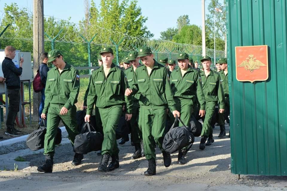 В окупованому Криму відкрито понад 200 кримінальних справ за ухилення від служби в ЗС РФ