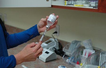 В Минздраве опровергли информацию от КГГА — в Киеве вакцинировали не 50% жителей, а всего 26%