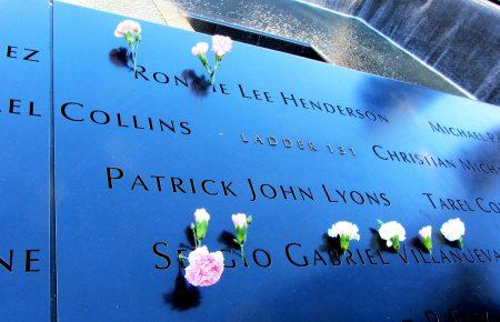 «Мы все навсегда покрыты пеплом тех башен» — колумнист NYT о том, как теракты 9/11 изменили США