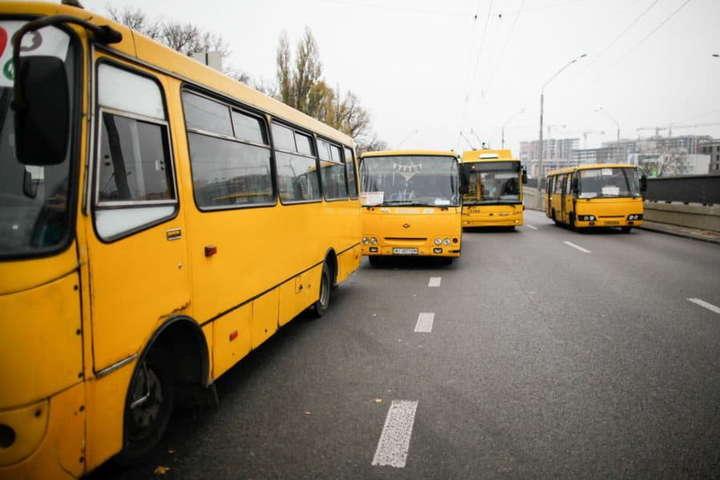 Понад 170 маршруток не вийдуть на рейси: Київ розриває договори через порушення