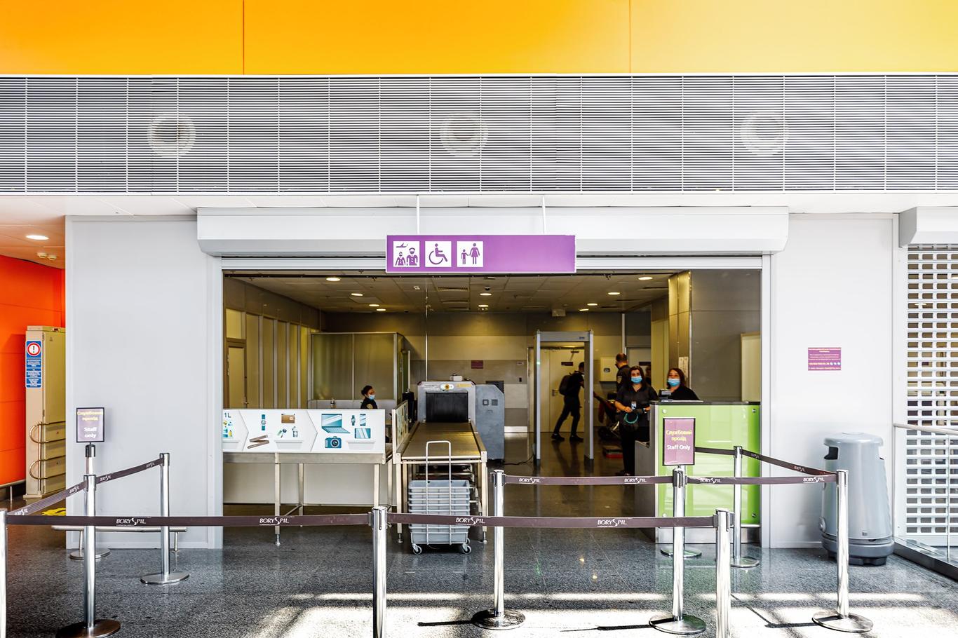 В «Борисполе» у 11 человек обнаружили поддельные COVID-сертификаты