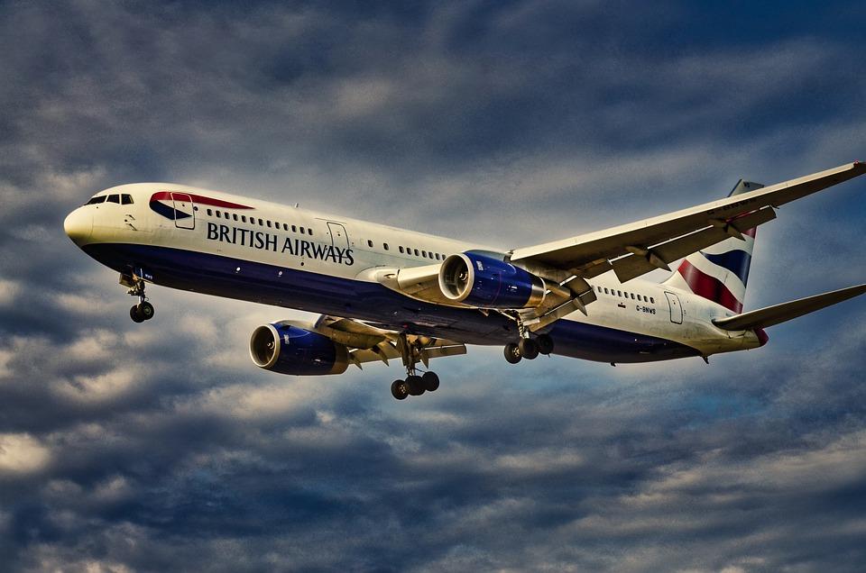 Бортпровідників авіакомпанії British Airways попросили не звертатися до пасажирів «Леді та джентльмени»