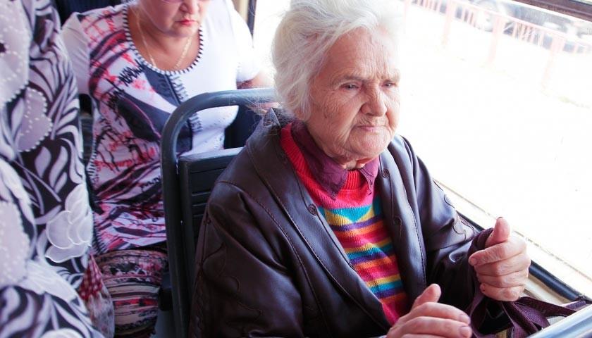 Пенсионеры, которым по 75-80 лет, будут дополнительно получать до 400 грн ежемесячно