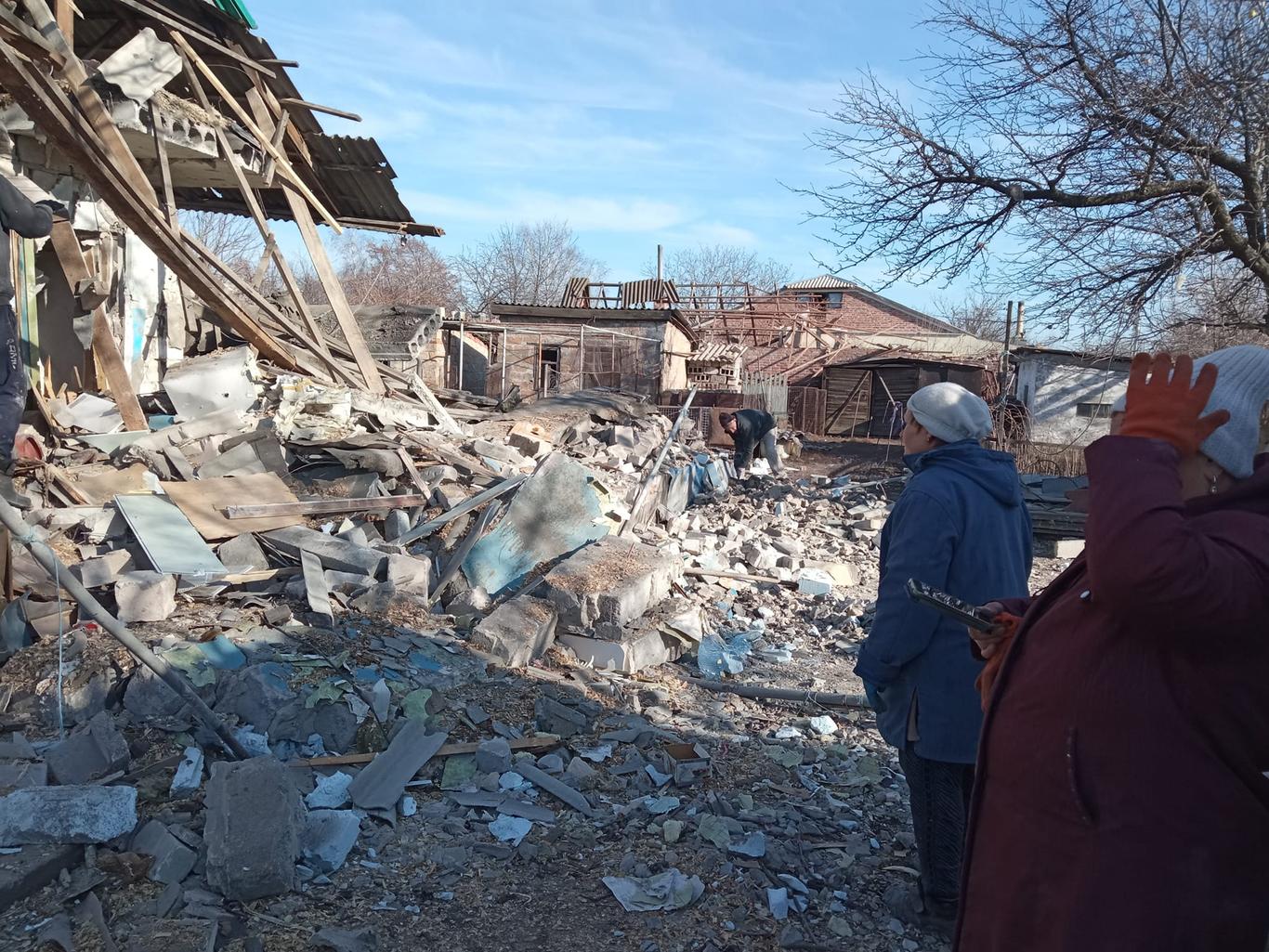 Люди в паніці і масово евакуюються з Невельського — Каплін про обстріли на Донбасі