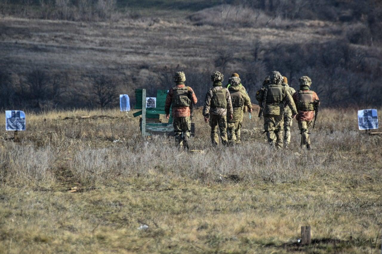 На Донбасі бойовики дистанційно замінували околиці Мар’їнки, поранений місцевий мешканець