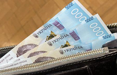 Топ-фейк за тиждень: «Українцям уже виплачують 1000 грн за вакцинацію»