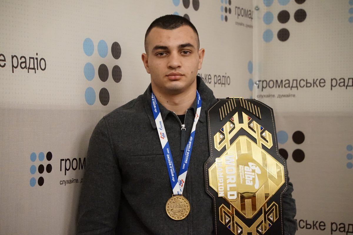 Чи вживає алкоголь чемпіон світу з боксу? Інтерв’ю з Юрієм Захареєвим і його тренером Ігорем Юрескулом