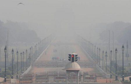 У столиці Індії на тиждень закривають усі школи та офіси через смог