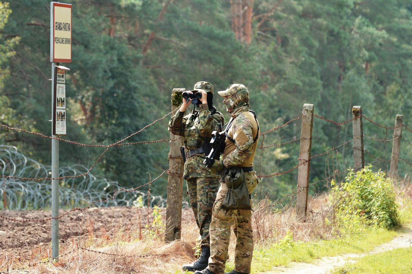 У Польщі затримали групу мігрантів, які прорвалися через кордон