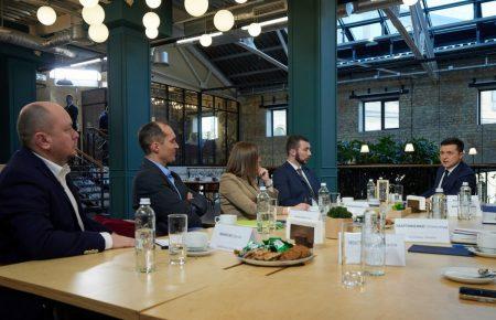 В оточенні Зеленського немає людини, яка б сказала: «Ми з вами робимо дурню» — політичний експерт