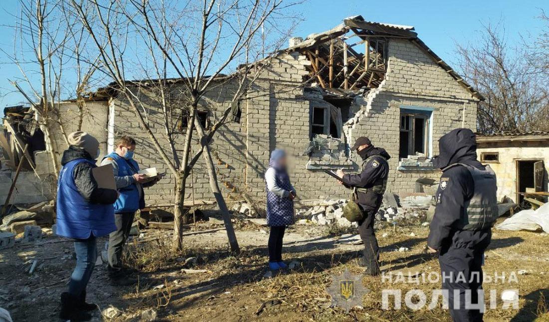 Ночью боевики вторично обстреляли Невельское: 7 домов повреждены