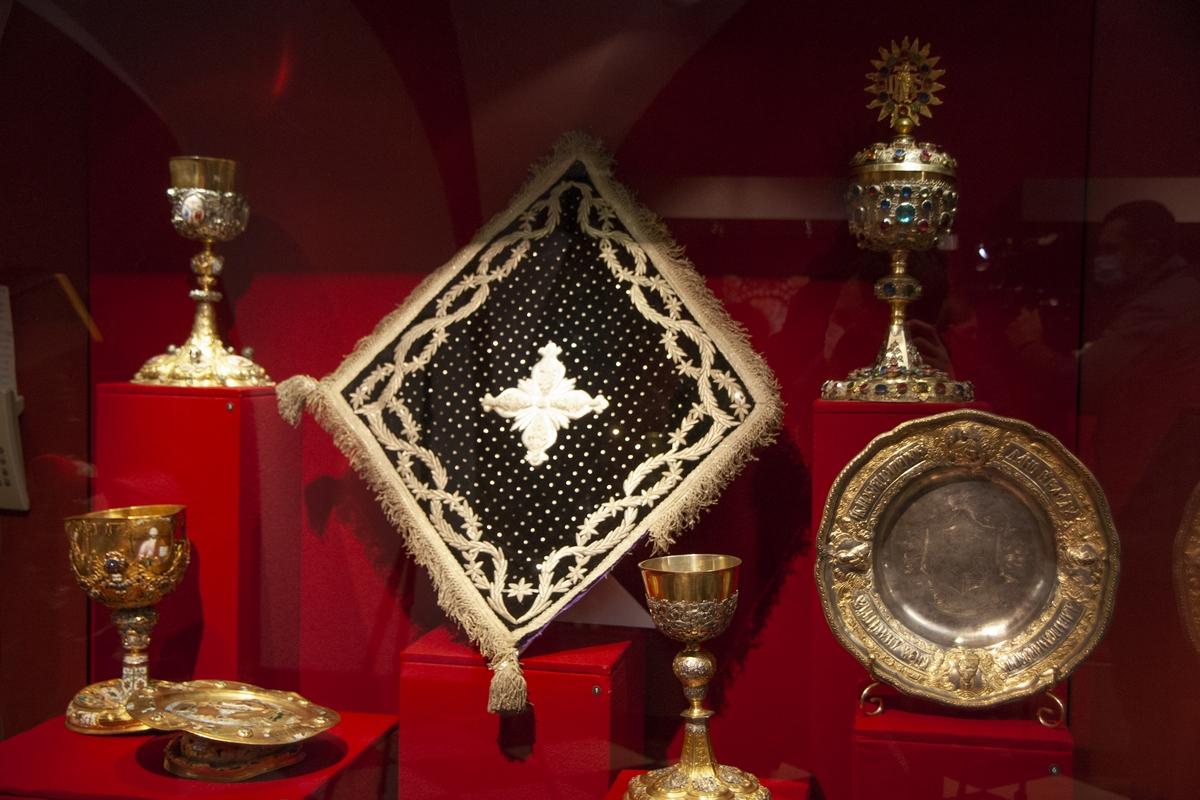 У Скарбниці НМІУ триває виставка «Дорогоцінні вклади XVII–XIX ст.», присвячена 970-річчю заснування Києво-Печерського монастиря