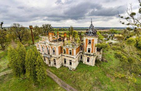 Львівські археологи виявили під палацом у Тартакові руїни оборонного замку XVI ст. (ФОТО)