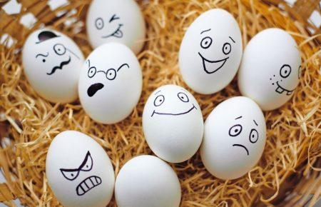 Пресслужба поліції, сайт «Радіотрек» та держслужбовець: оголосили переможців антипремії за сексизм «Це яйце»