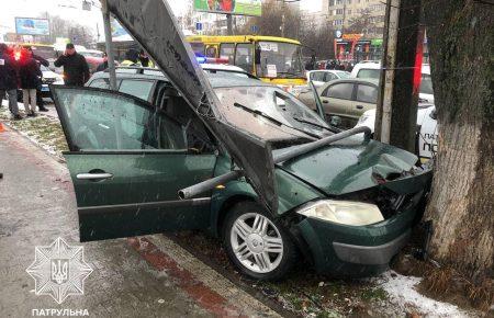 Авто врізалося у натовп у Луцьку: за кермом був підліток