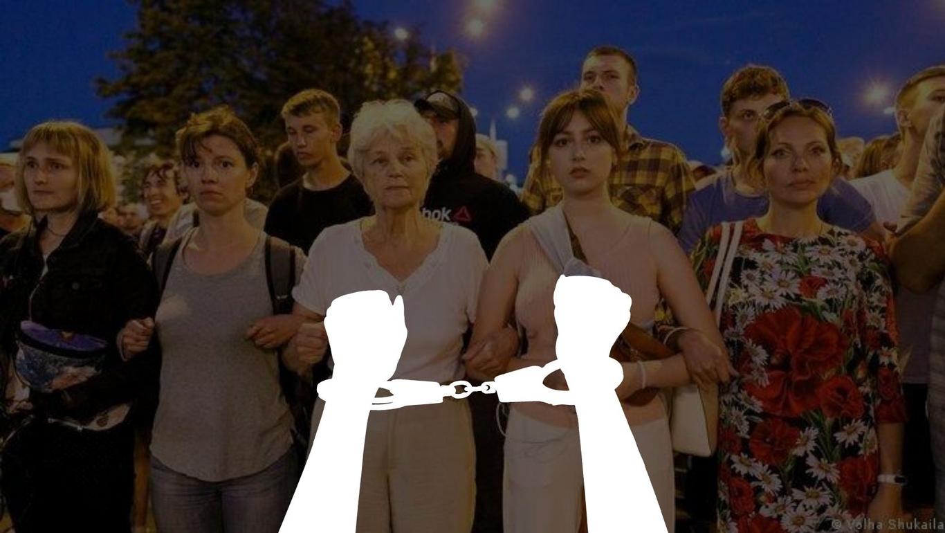 Злату Янукович — дівчину з фото-символу протестів у Білорусі — засудили до 3 років обмеження волі