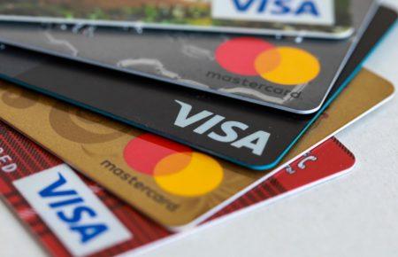 РФ можуть відключити від SWIFT системи, якщо вона вторгнеться в Україну: резолюція Європарламенту