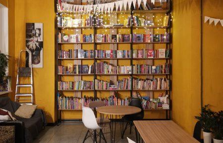 «Художню книжку востаннє брала до рук років 2-3 тому, в принципі було класно»: як читають українці?