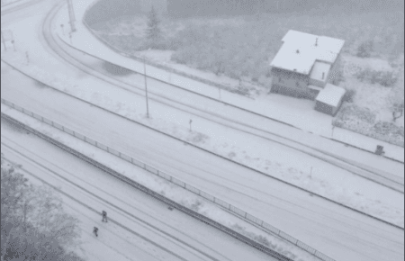 У низці міст Туреччини призупинили заняття у школах через снігопади