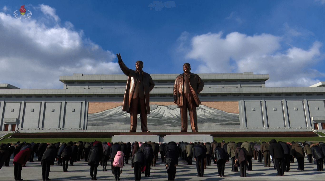 Річниця смерті Кім Чен Іра: громадянам КНДР заборонили сміятися, розважатися і пити алкоголь 11 днів