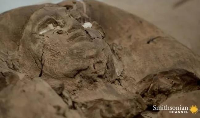 У Єгипті археологи відкрили царську гробницю, але замість фараона там була принцеса