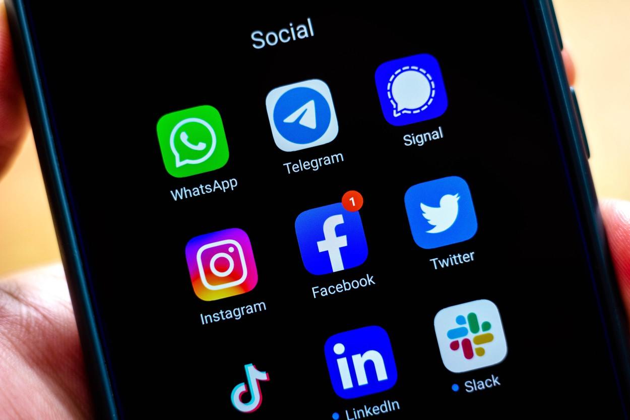 Росіяни засилають до шкільних чатів у Viber та Telegram своїх ботів, які крадуть інформацію — експерт з кібербезпеки