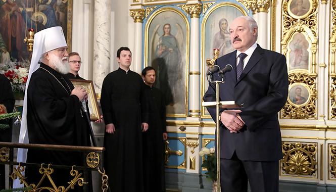 Лукашенко: «Наші та російські військові у Казахстані допомагають налагодити мир»