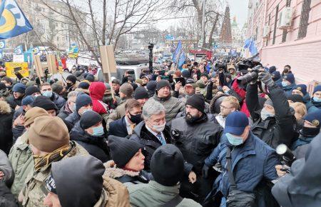 Засідання не почалось вчасно, бо не очікували, що Порошенко приїде на суд — В'ятрович