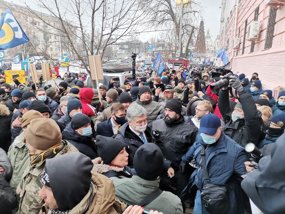 Засідання не почалось вчасно, бо не очікували, що Порошенко приїде на суд — В'ятрович