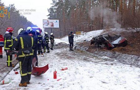 У Києві на Столичному шосе зіткнулися автівки, є загиблий