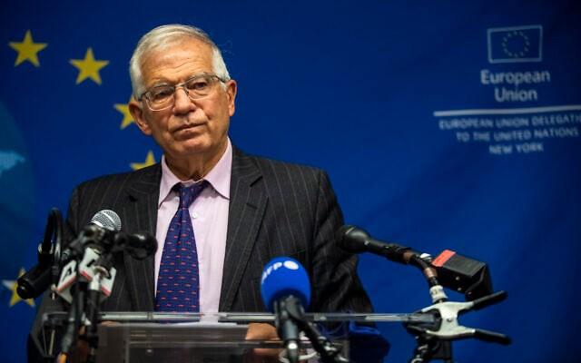 Євросоюз наразі не планує вивозити сім'ї дипломатів з України — Боррель