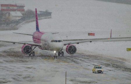 Через негоду літаки з аеропорта «Київ» відправляють у Львів