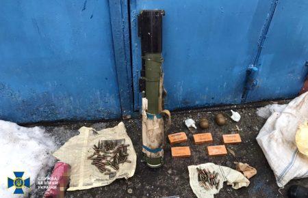 У зоні ООС СБУ виявила схрон з вибухівкою та перевіряє інформацію щодо підготовки диверсій