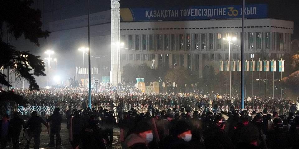 У столиці Казахстану також оголосили режим надзвичайного стану