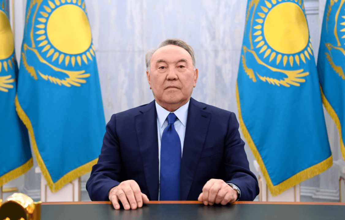 Парламент Казахстана лишил Назарбаева большинства полномочий