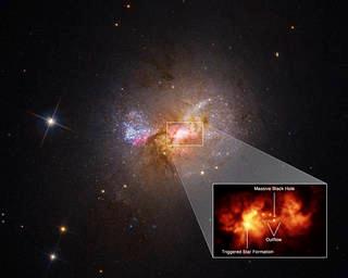 Телескоп Hubble знайшов чорну діру, що запалює зірки