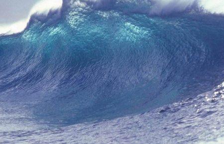 У Тихому океані скасували попередження про загрозу цунамі після виверження підводного вулкану