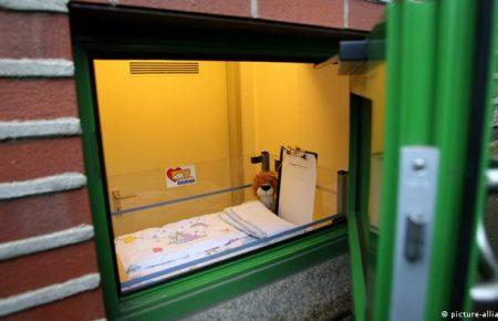 В Чехии в бэби-бокс для отказных детей дважды положили одного и того же малыша