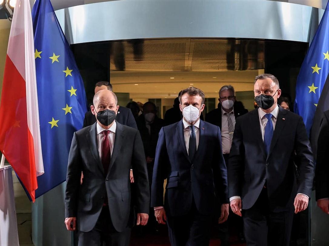 Лідери Німеччини, Польщі та Франції обговорили загрозу вторгнення Росії в Україну