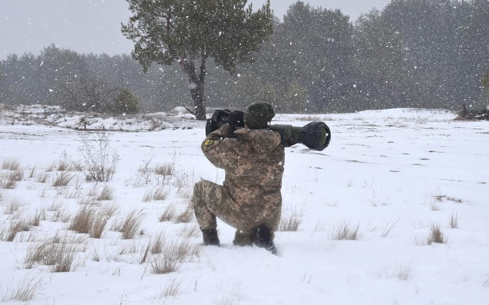 На Чернігівщині бійці вчаться застосовувати протитанкові ракетні комплекси NLAW (фото)