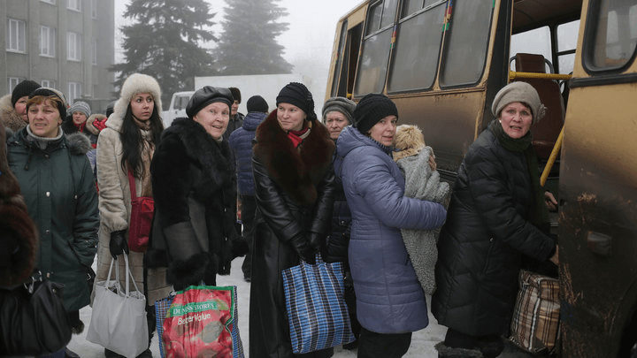 З «ЛНР» людей масово евакуюють до Росії