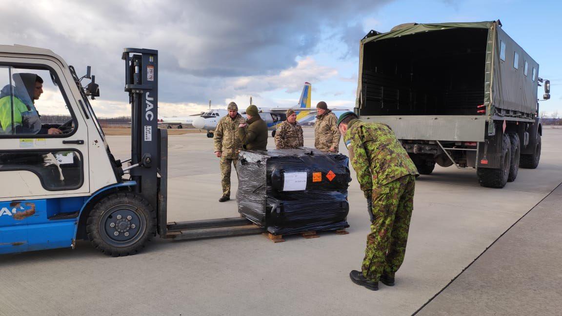 До України з Естонії прибули ракети для протитанкових комплексів Javelin